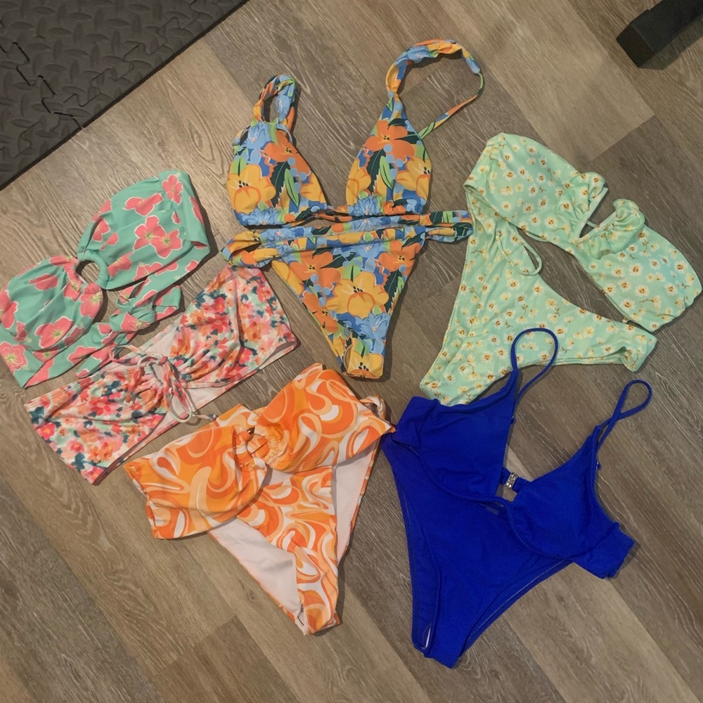 ⭐️ Bundle of 6 bikinis